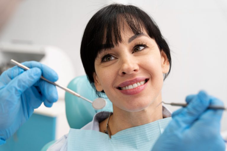 Qual o valor médio de um implante dentário? 8 Implante dentario