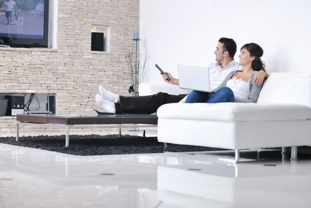 Quais os Benefícios da TV Smart? 2 sala tv